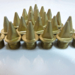 Gold-7mm-Lite-Pyramid-Spikes2